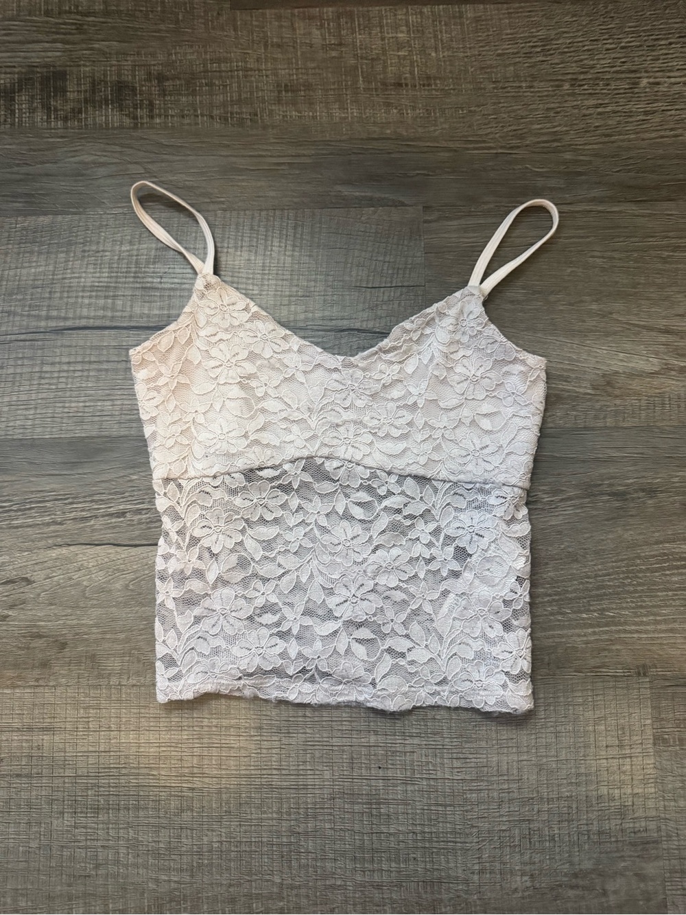 Hollister Lace V-Neck Cami in Pale Pink